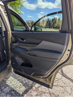 Green 2023 Subaru Ascent Onyx Edition Limited 7-Passenger