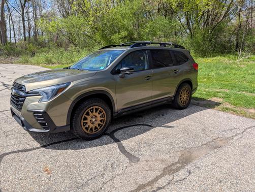 Green 2023 Subaru Ascent Onyx Edition Limited 7-Passenger