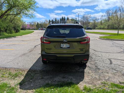 Green 2023 Subaru Ascent Onyx Edition Limited 7-Passenger