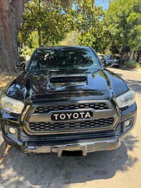 Black 2016 Toyota Tacoma TRD Sport