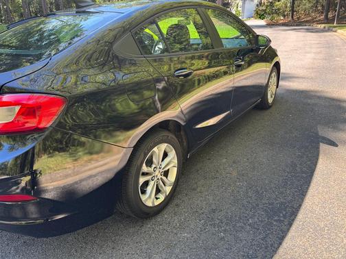 Black 2019 Chevrolet Cruze LS