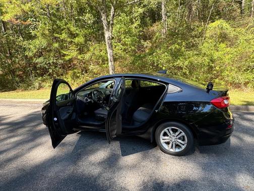 Black 2019 Chevrolet Cruze LS