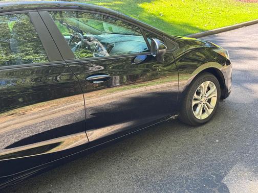Black 2019 Chevrolet Cruze LS