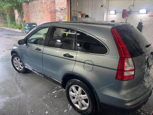 Beige 2011 Honda CR-V SE