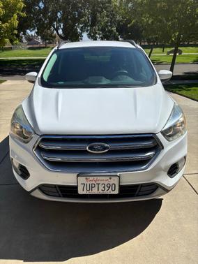 White 2017 Ford Escape SE