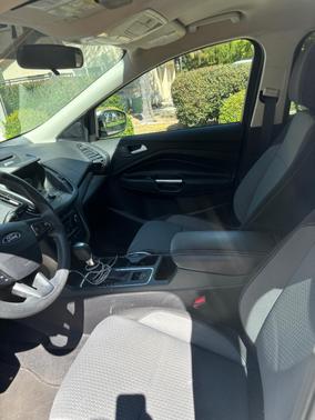 White 2017 Ford Escape SE