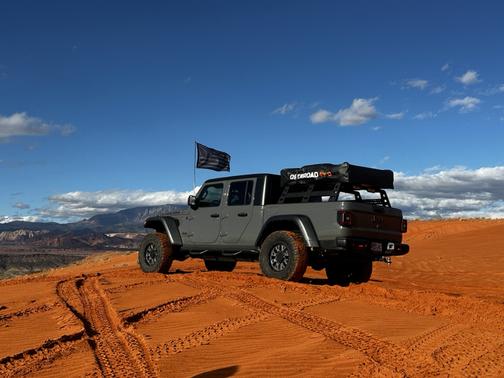 Gray 2023 Jeep Gladiator Rubicon