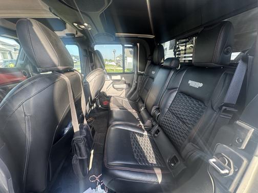 Gray 2023 Jeep Gladiator Rubicon