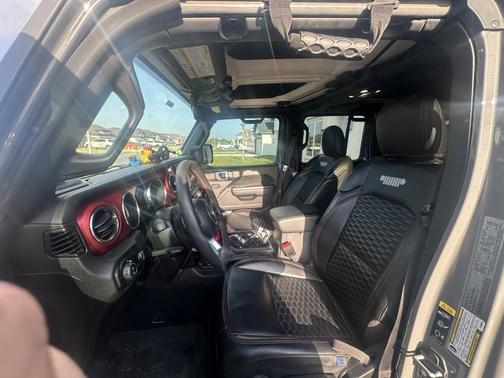 Gray 2023 Jeep Gladiator Rubicon