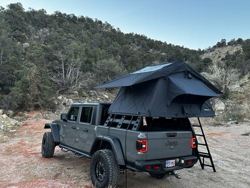 Gray 2023 Jeep Gladiator Rubicon