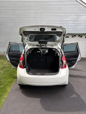 White 2016 Nissan Versa Note SV