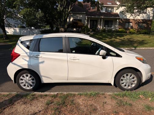 White 2016 Nissan Versa Note SV