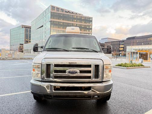 2009 Ford E350 Super Duty Base