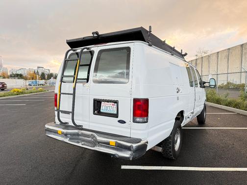 2009 Ford E350 Super Duty Base