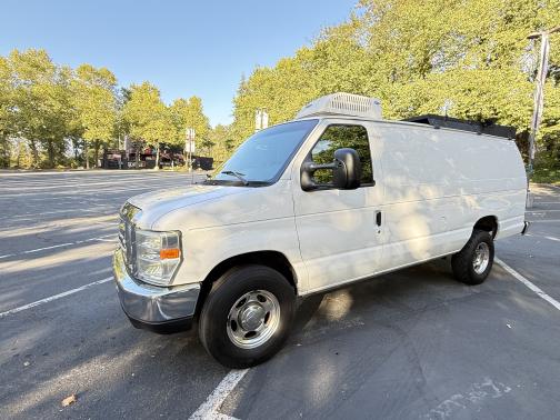 2009 Ford E350 Super Duty Base