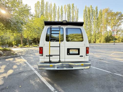 2009 Ford E350 Super Duty Base