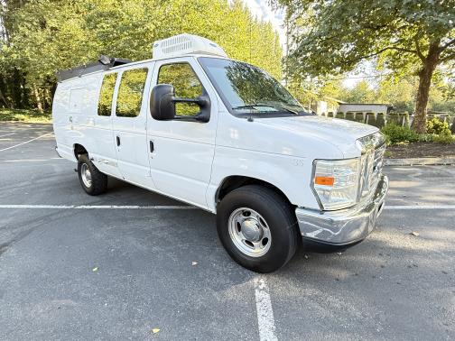 2009 Ford E350 Super Duty Base