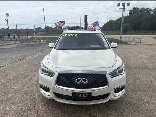 White 2018 INFINITI QX60 Base