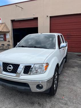 White 2019 Nissan Frontier SL