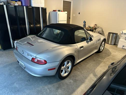 Gray 2000 BMW Z3 2.3 Roadster