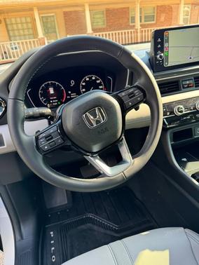 White 2025 Honda Pilot EX-L AWD