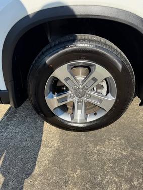 White 2025 Honda Pilot EX-L AWD