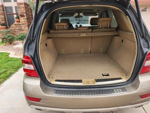 Beige 2009 Mercedes-Benz M-Class ML 350 4MATIC