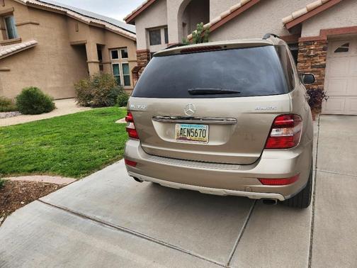 Beige 2009 Mercedes-Benz M-Class ML 350 4MATIC
