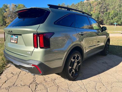 2025 Kia Sorento X-Line EX