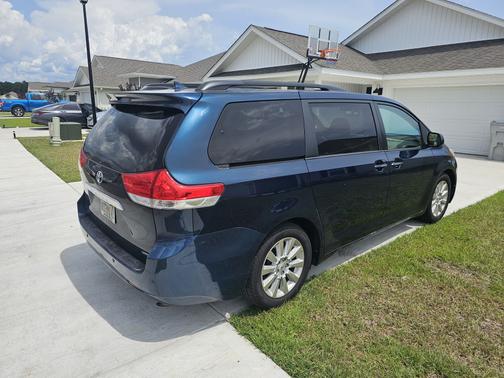 2011 Toyota Sienna Limited