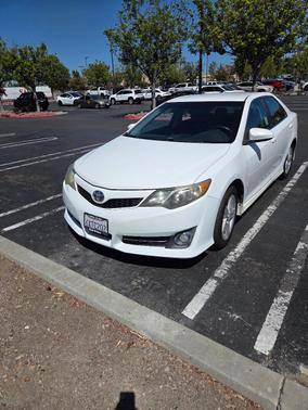 White 2012 Toyota Camry SE