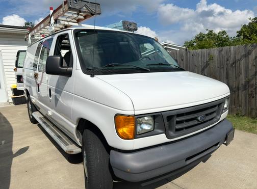 2006 Ford E250 Base