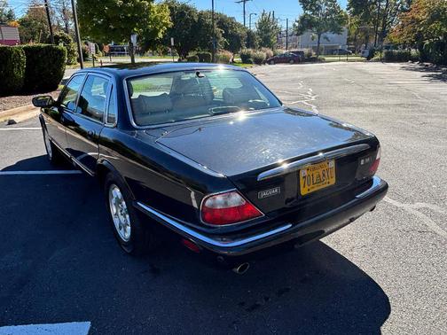Black 2001 Jaguar XJ8 Base
