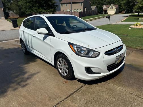 White 2012 Hyundai Accent GS