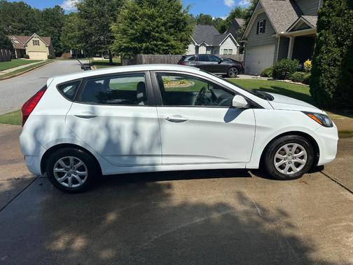 White 2012 Hyundai Accent GS