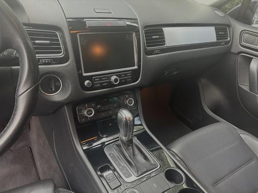 2013 Volkswagen Touareg TDI Sport