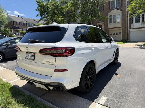 White 2023 BMW X5 xDrive40i