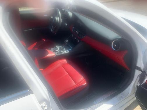 White 2019 Alfa Romeo Giulia Base
