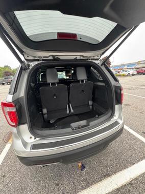 Silver 2018 Ford Explorer Limited