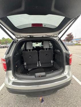 Silver 2018 Ford Explorer Limited