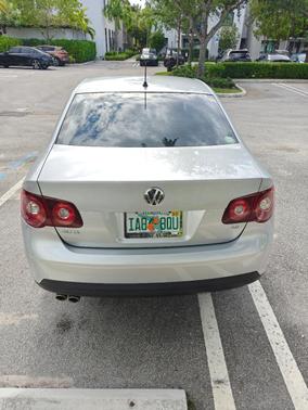 Silver 2010 Volkswagen Jetta S