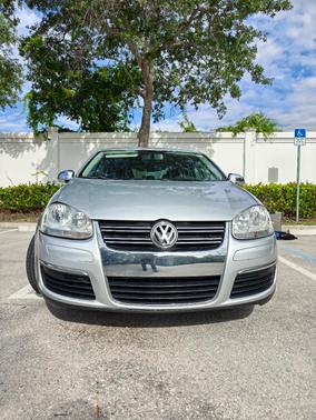 Silver 2010 Volkswagen Jetta S