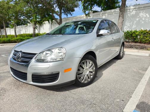 Silver 2010 Volkswagen Jetta S