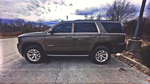 Gold 2016 GMC Yukon SLE