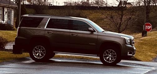 Gold 2016 GMC Yukon SLE