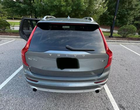 Gray 2019 Volvo XC90 T5 Momentum