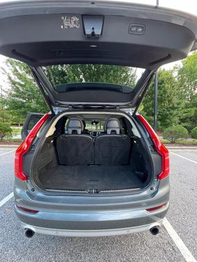 Gray 2019 Volvo XC90 T5 Momentum