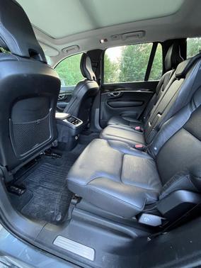 Gray 2019 Volvo XC90 T5 Momentum