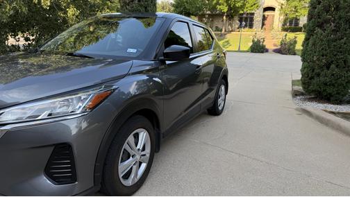 2022 Nissan Kicks S