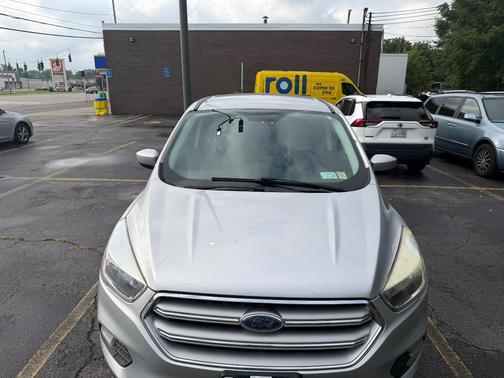 Gray 2017 Ford Escape SE